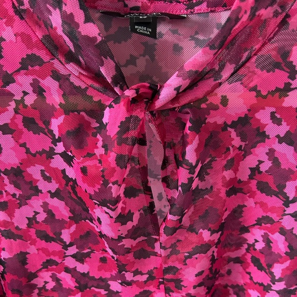 RW&CO. Vibrant Pink and Black Floral Blouse - Picture 6 of 6